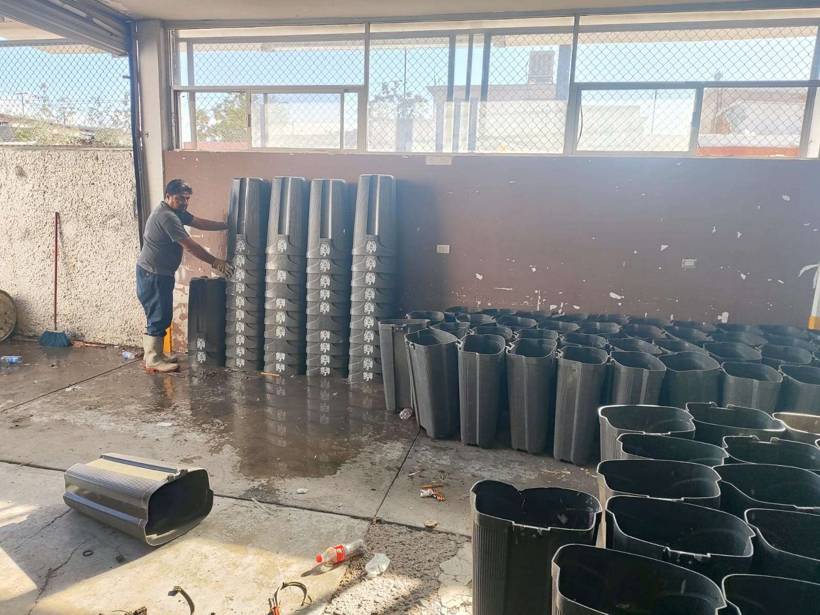 Asean cepos de basura y limpian rejillas del centro de la ciudad | La ...