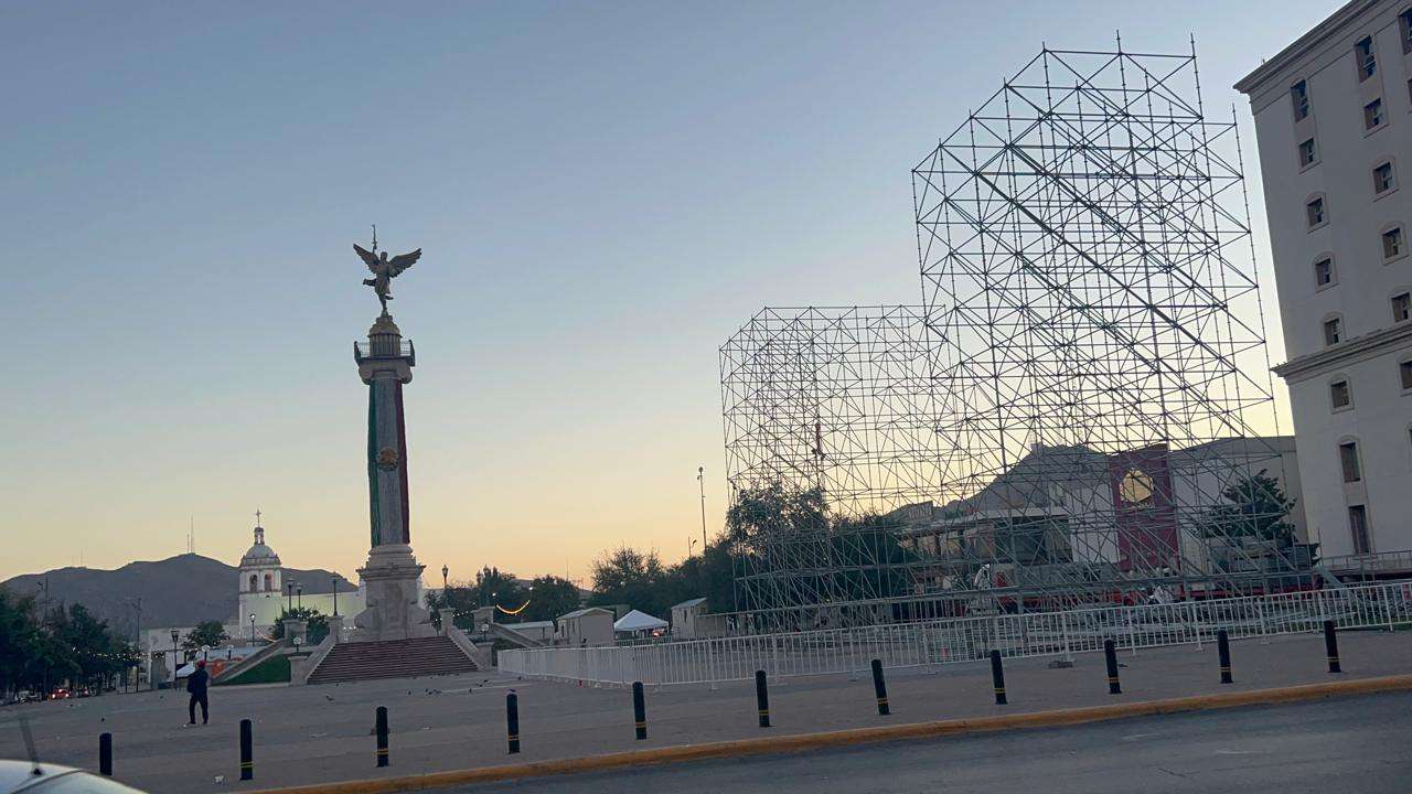 Continúa la instalación del escenario para el Fich 2024 | La Opción de ...