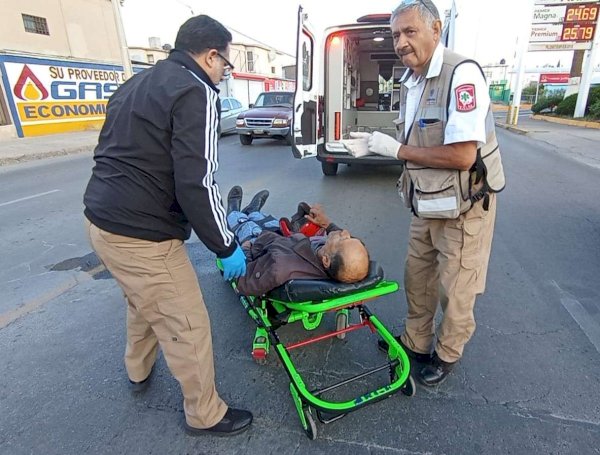 Resulta motociclista lesionado tras fuerte choque | La Opción de Chihuahua