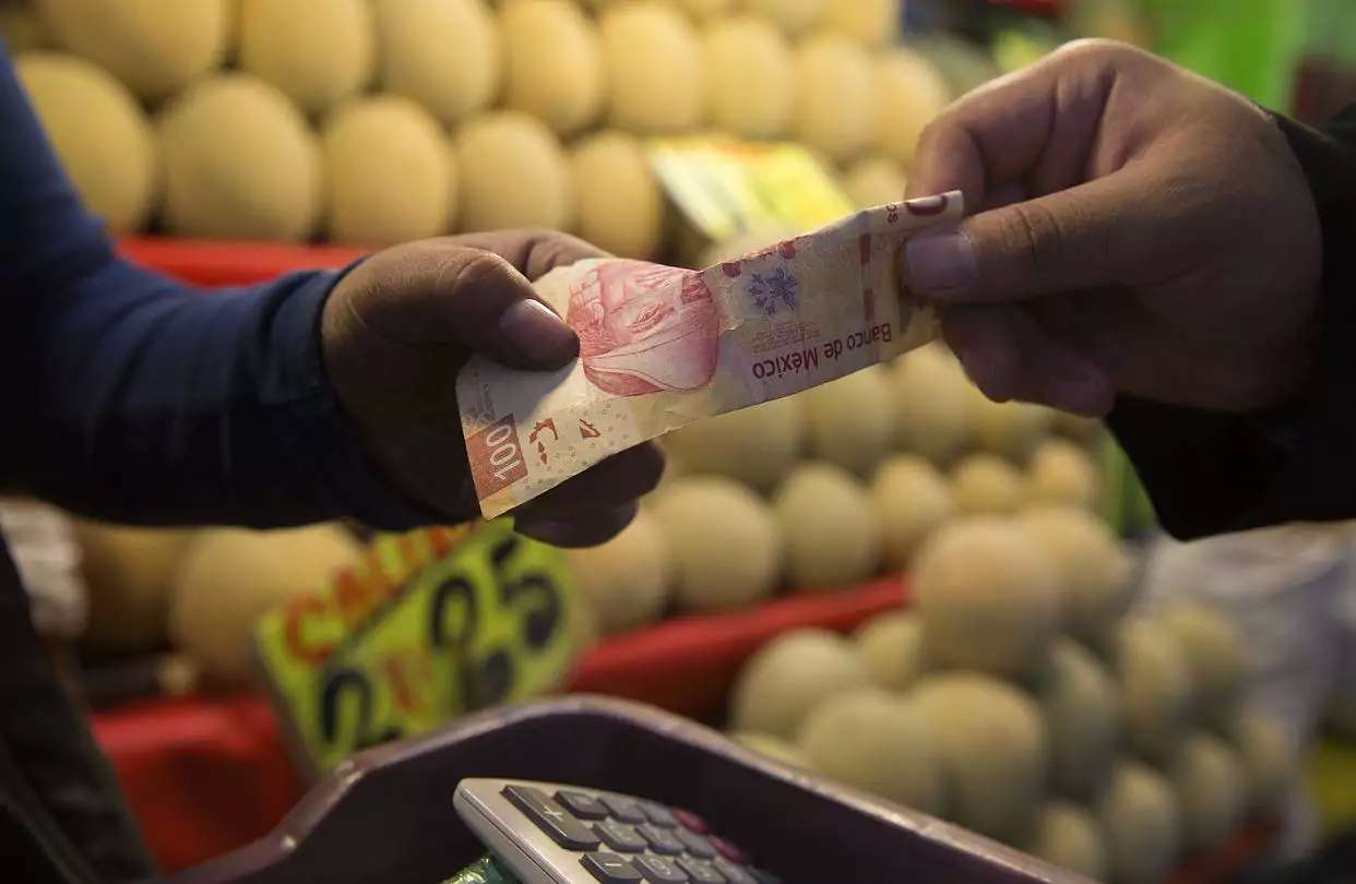 Baja en México la inflación a 4.56% en primera quincena de noviembre
