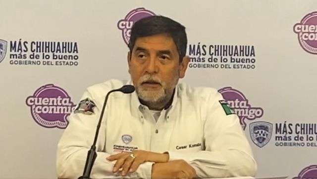 Infraccionan a más por usar el celular al manejar: Komaba