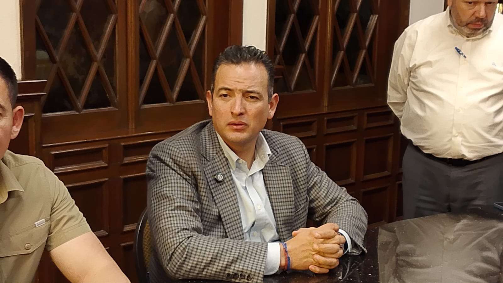 No nos turba: Marcobón sobre rumor de candidata