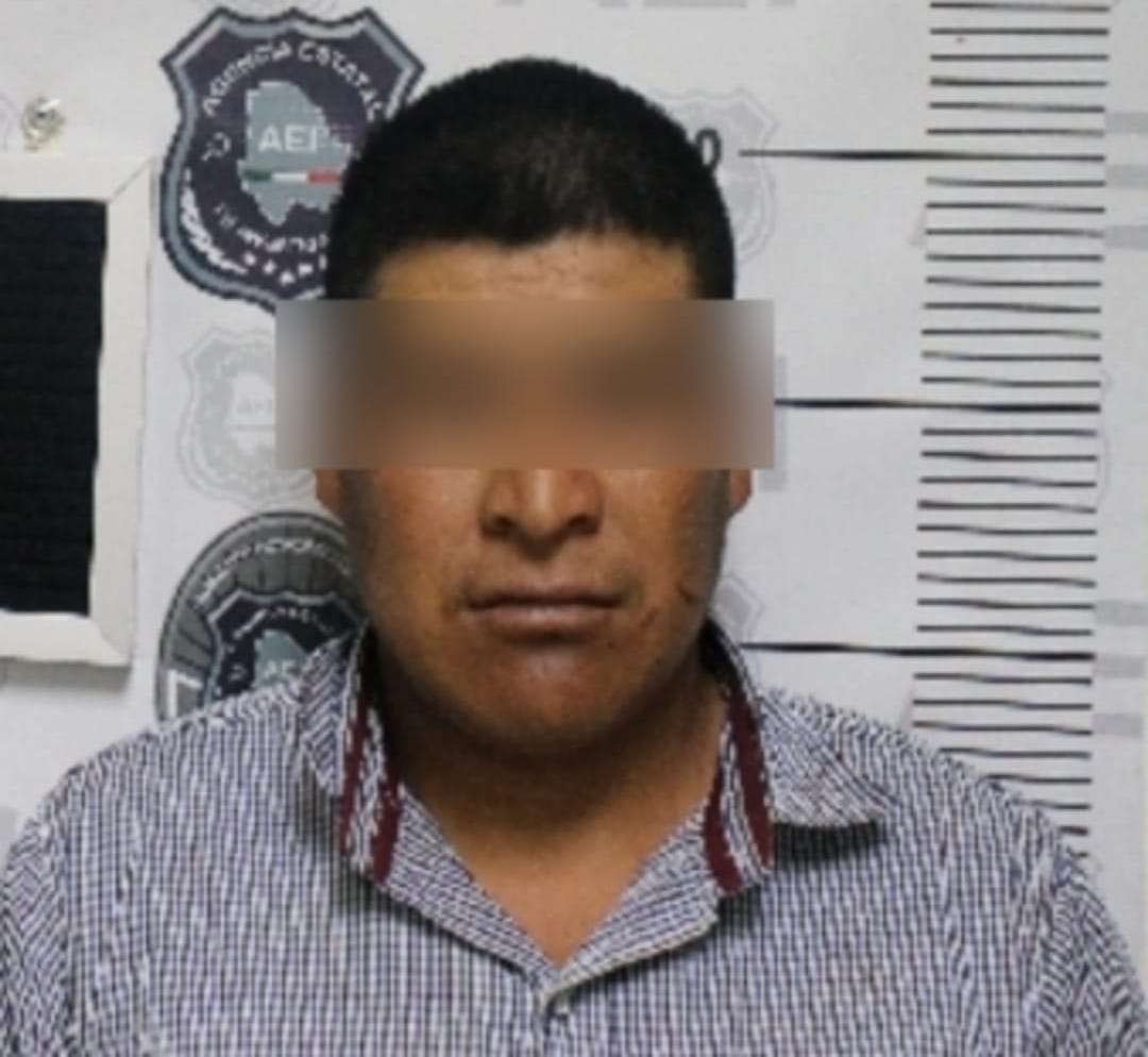 Presentan ante juez a acusado de violar a joven mientras dormía