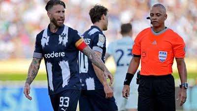 Vence Rayados 4-0 al Urawa y avanza a octavos de final