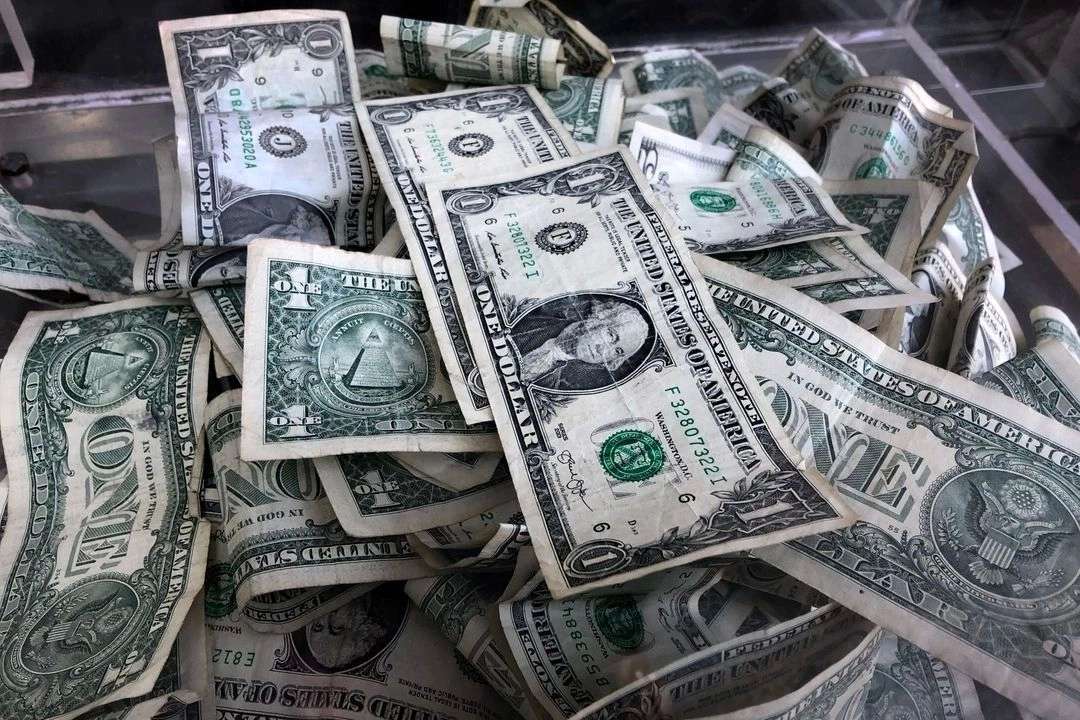 Ajusta EU impuesto a remesas al 1 por ciento