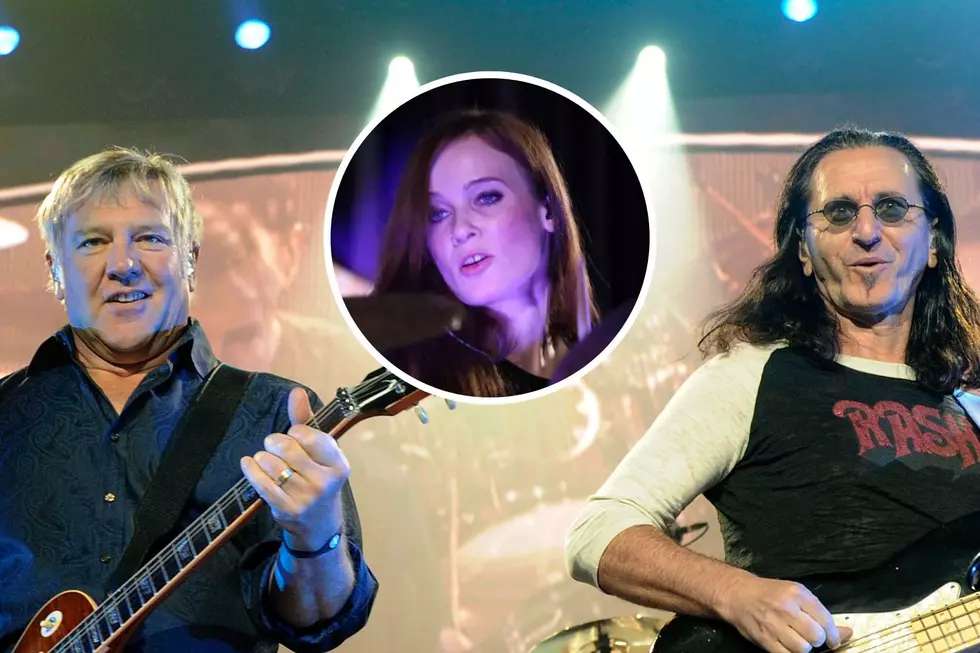 Regresa Rush de gira con mujer baterista