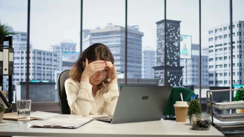 Gestionan 5 de cada 10 empresas eficazmente el agotamiento laboral 