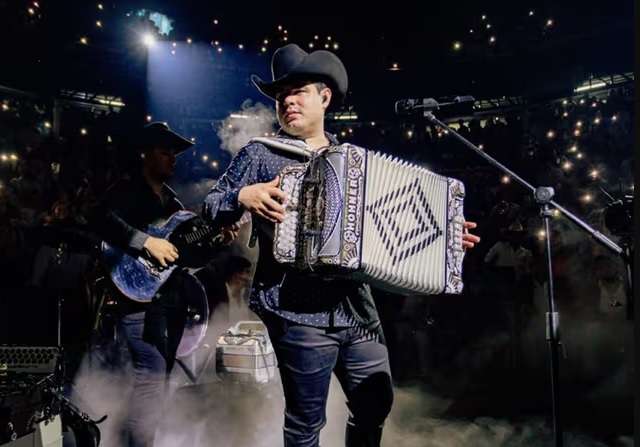 Confirma Alfredo Olivas pausa de los escenarios y borra video