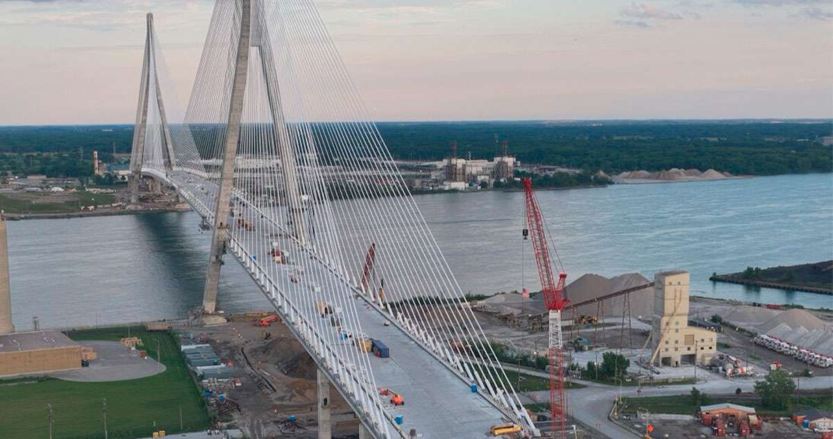 Exige Trump la mitad de un puente que costó a Canadá más de 6 mdd