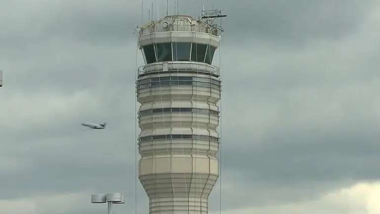 Confunden globo con dron y cierran aeropuerto de El Paso