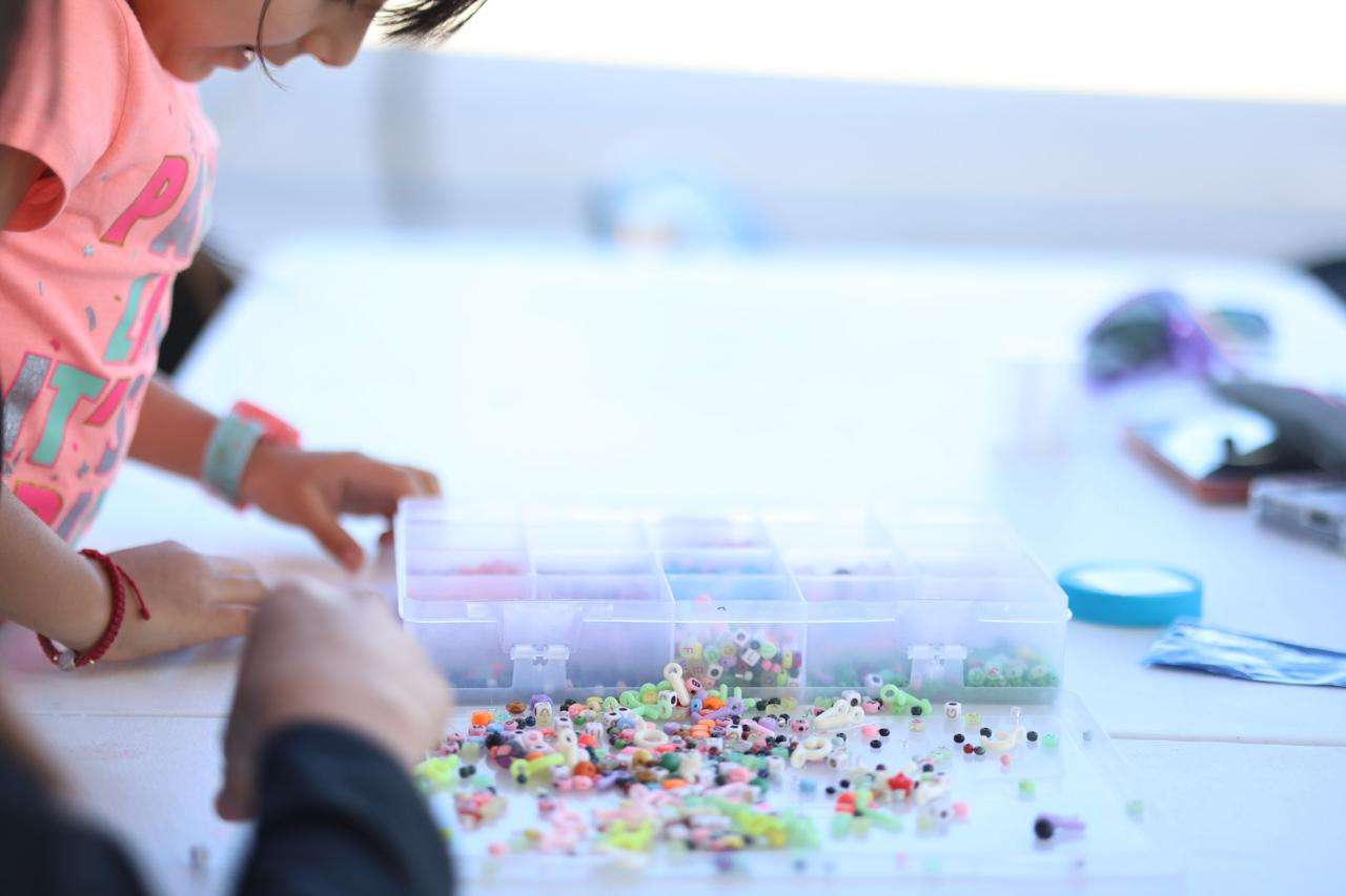 Suman arte y cultura a la Carrera de la Familia