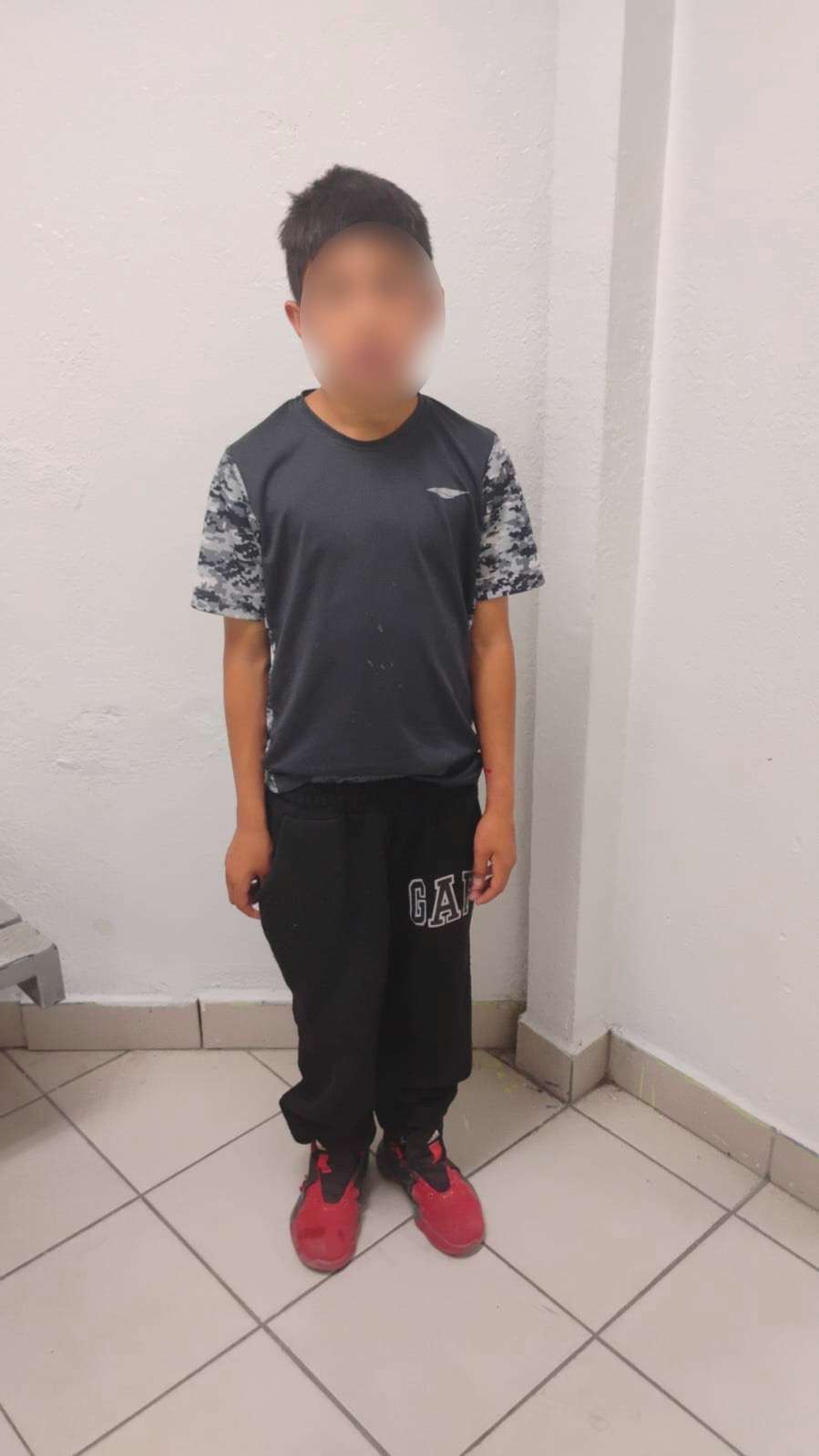 Buscan a familiares de menor extraviado en Colinas Juárez 