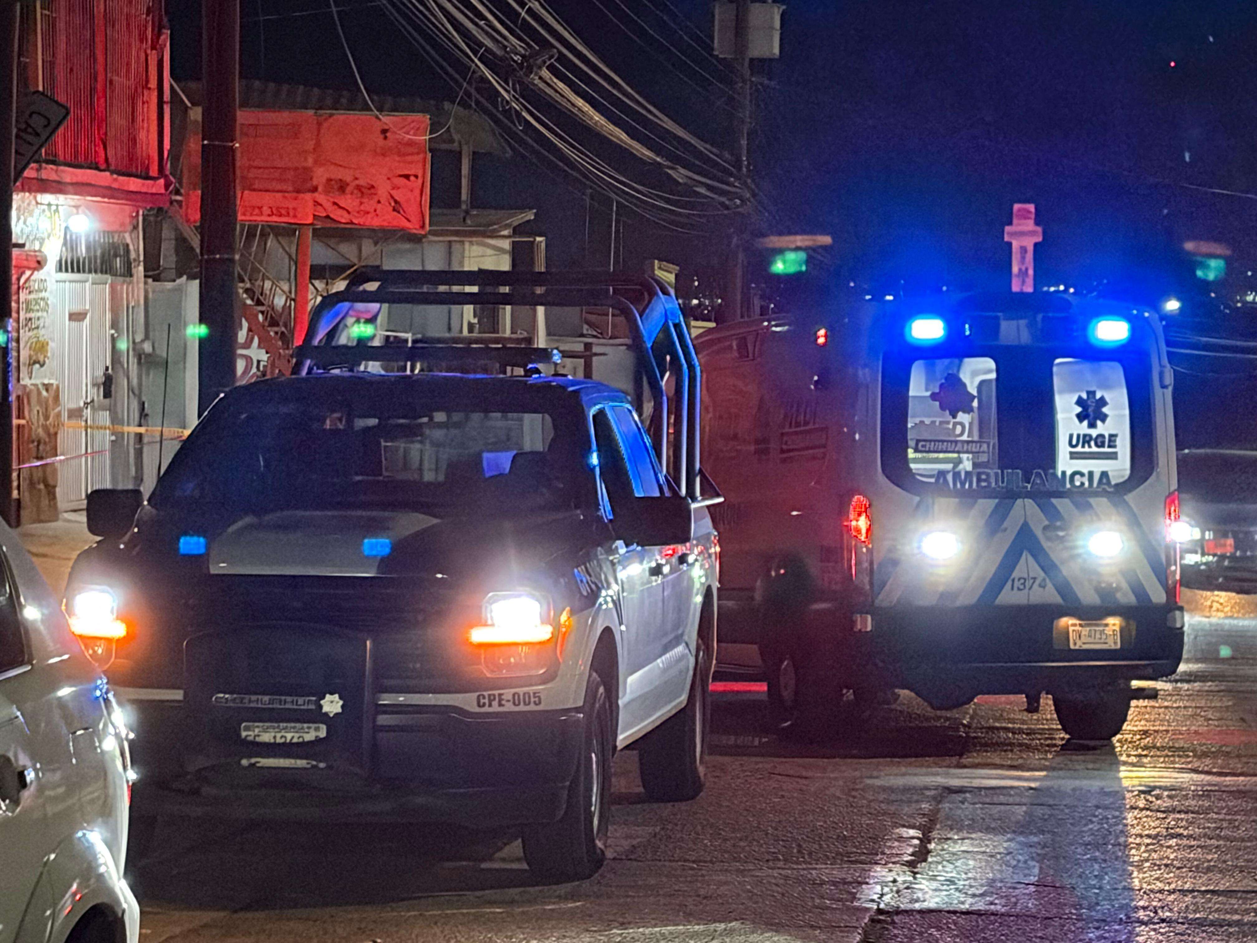 Atacan a balazos a dos jóvenes en la colonia San Lázaro 