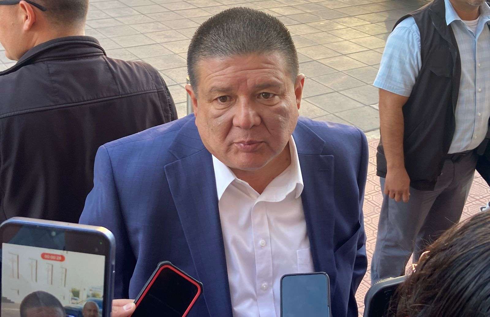 Rechaza Jáuregui acusaciones de tortura contra madre de Eithan