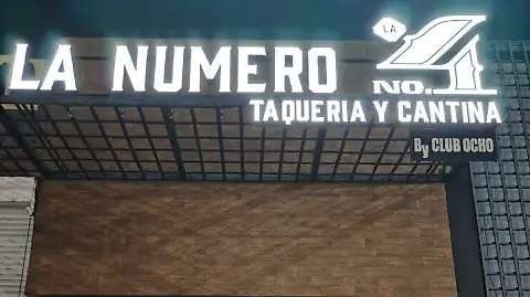 Balean a mujer afuera de bar La Número 4