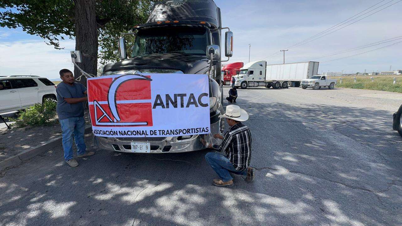 Escalan bloqueos en el país; advierten impacto en precios y abasto de alimentos