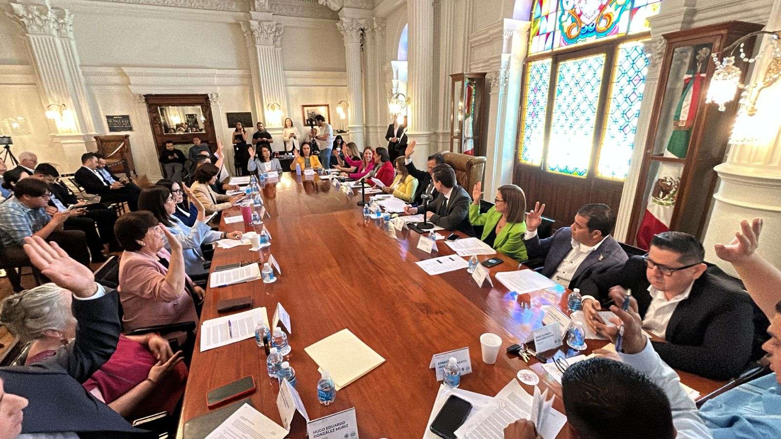 Adhieren nombres a tres vialidades: Barrio, Kalisch y Cruz