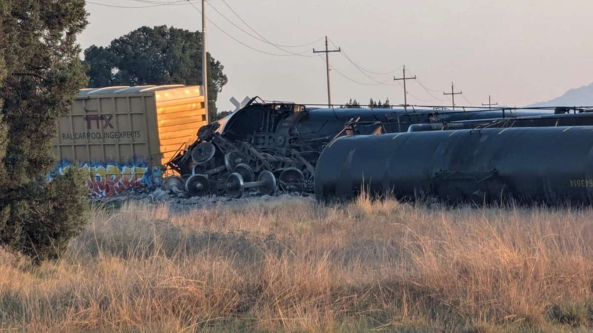 Descarrilan 11 unidades de tren de carga en Tlaxcala