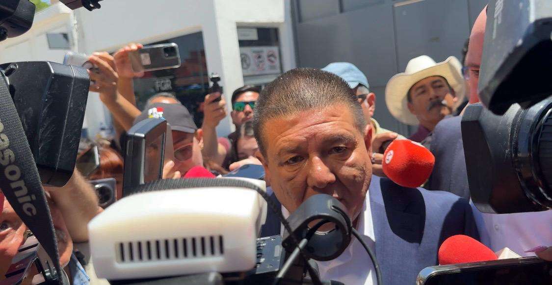 Estoy tranquilo y confiado dice César Jauregui a su salida de la FGR
