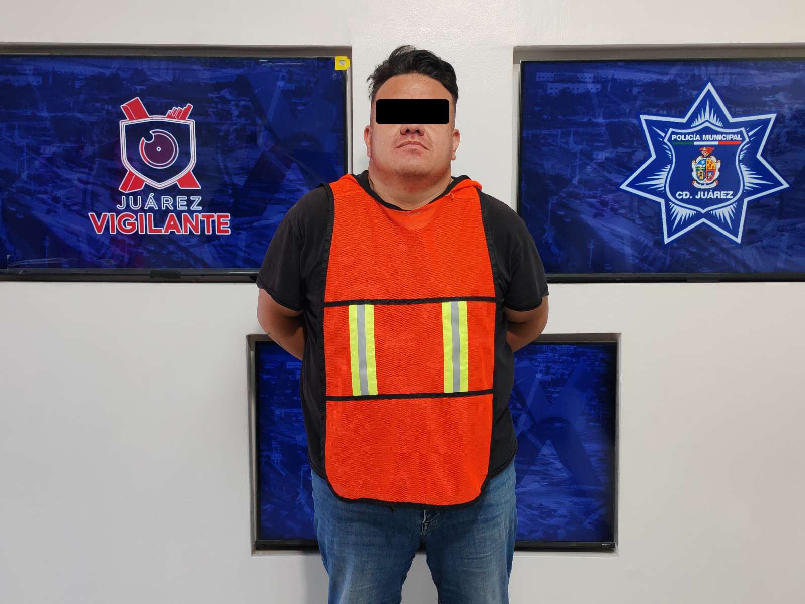 Arrestan a hombre con orden de aprehensión y cristal