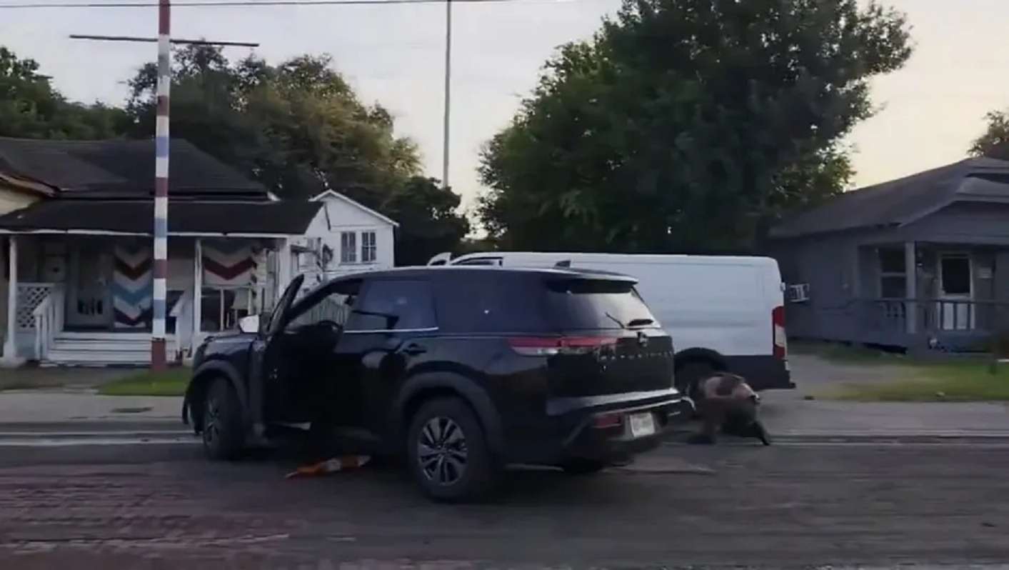 Mata agente de ICE a migrante mexicano durante operativo