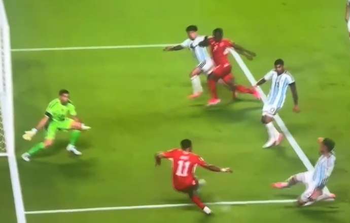 Iguala marcador Suiza, acceso a semifinales abierto a ambos seleccionados