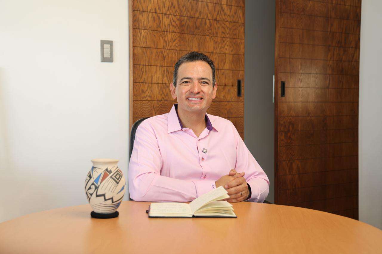 Lanza Marco Bonilla Reto +Vida para donar carriolas y porta bebés 