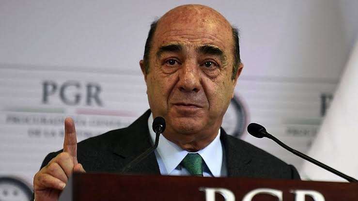 Cambian la prisión domiciliaria a Murillo Karam por un grillete electrónico

