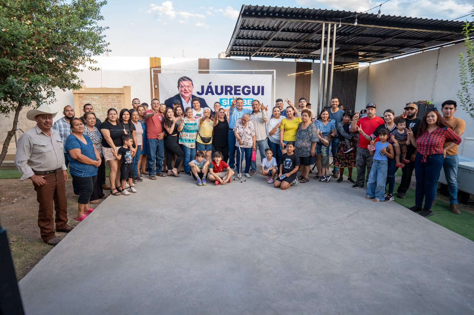 Escucha Jáuregui necesidades de vecinos en la Luis Donaldo Colosio