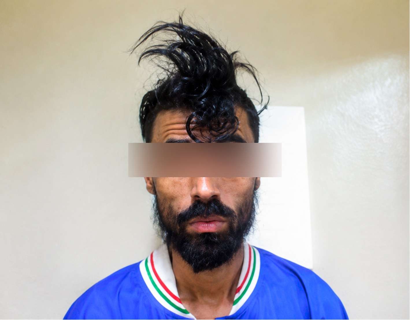 Amenaza a su madre con machete por no despertarlo para ir al trabajo