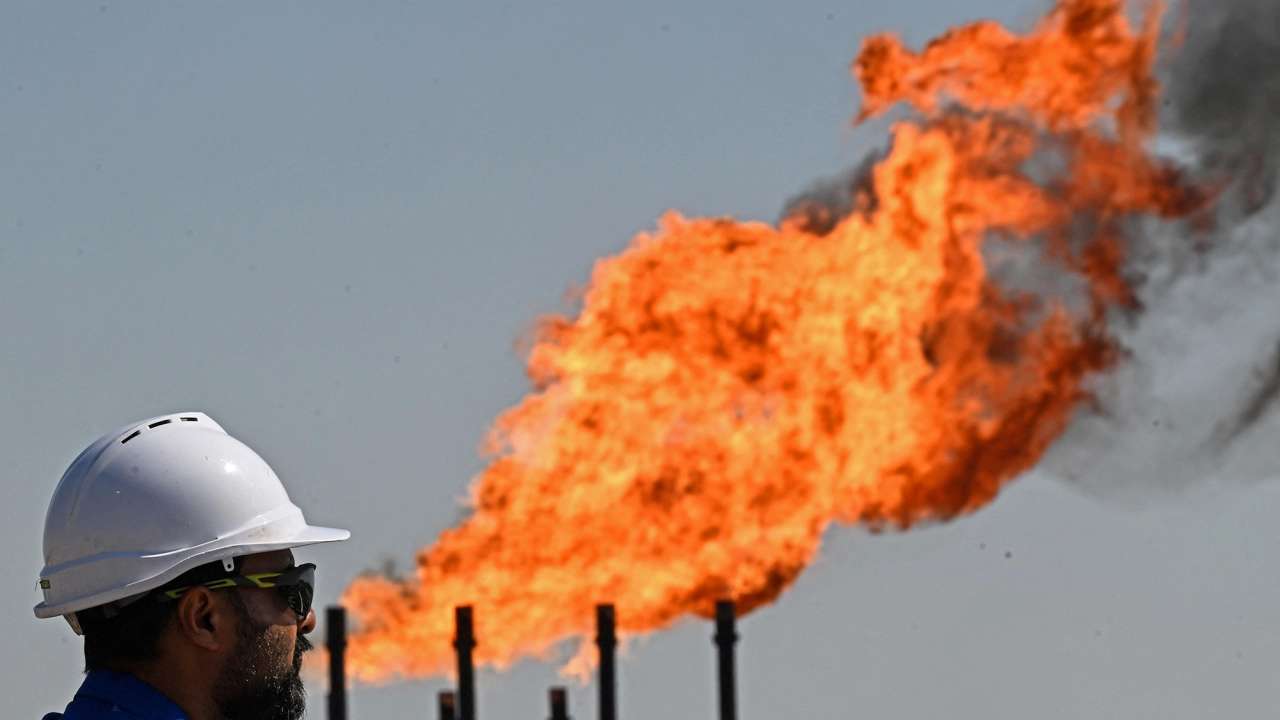 Baja Petróleo casi 3 dólares a mínimo de una semana 