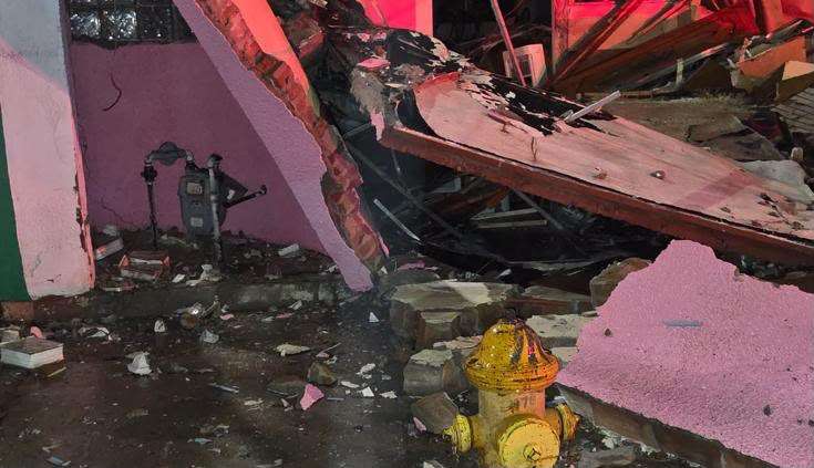 Organizan vecinos colecta para apoyar a maestra que perdió su casa en explosión 