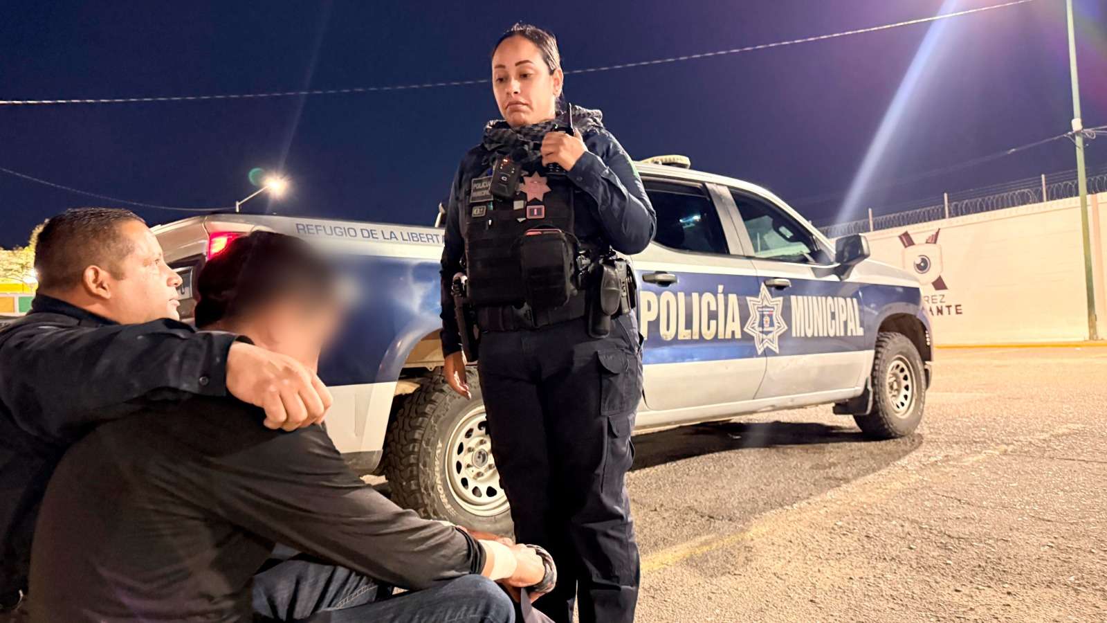 Resguardan y dan primeros auxilios a hombre en crisis en Pradera Dorada 
